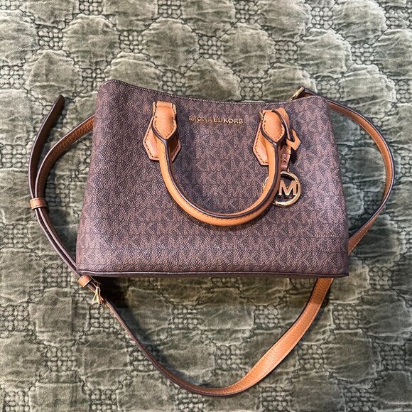 Michael Kors Camille Small Logo Signature Satchel  NWT - Picture 1 of 5